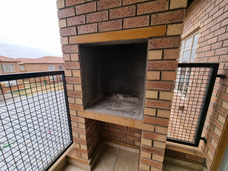 To Let 3 Bedroom Property for Rent in Waterval East North West